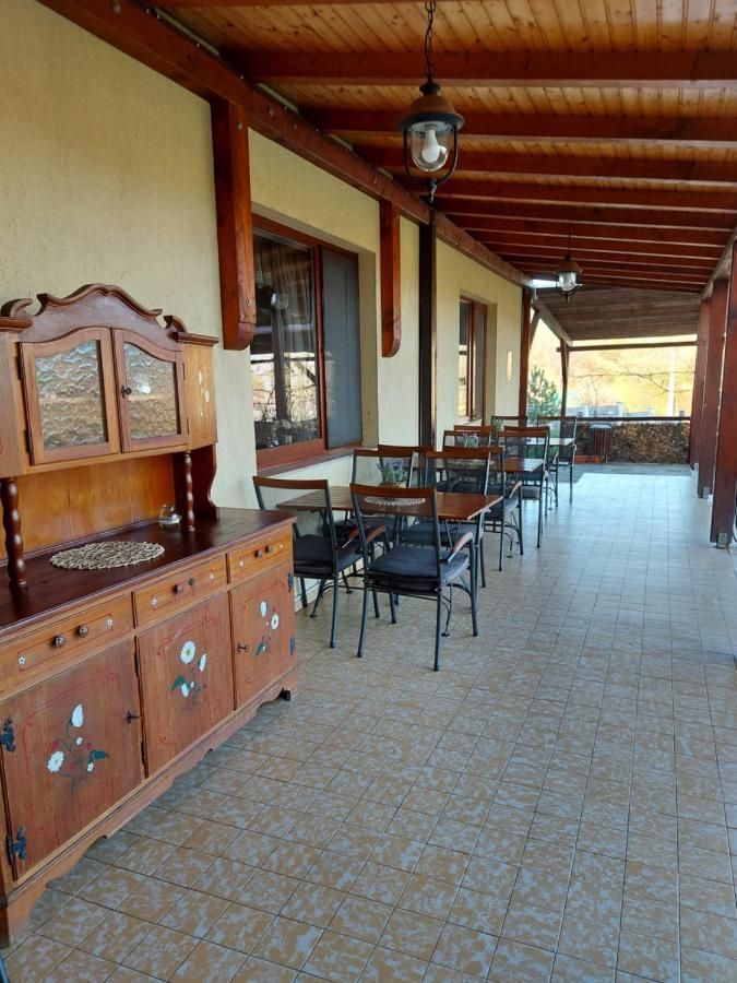 CaransebeşKolpinghaus住宿加早餐旅馆 外观 照片