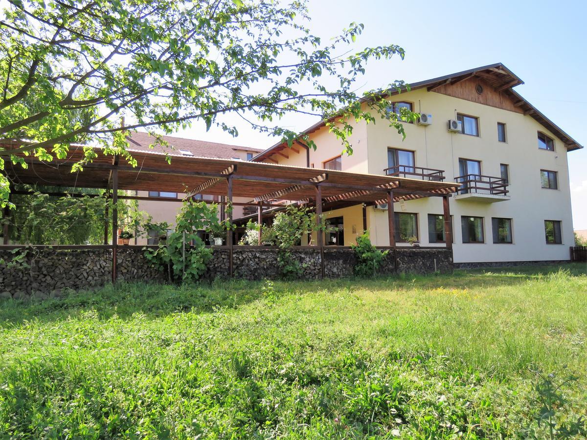 CaransebeşKolpinghaus住宿加早餐旅馆 外观 照片